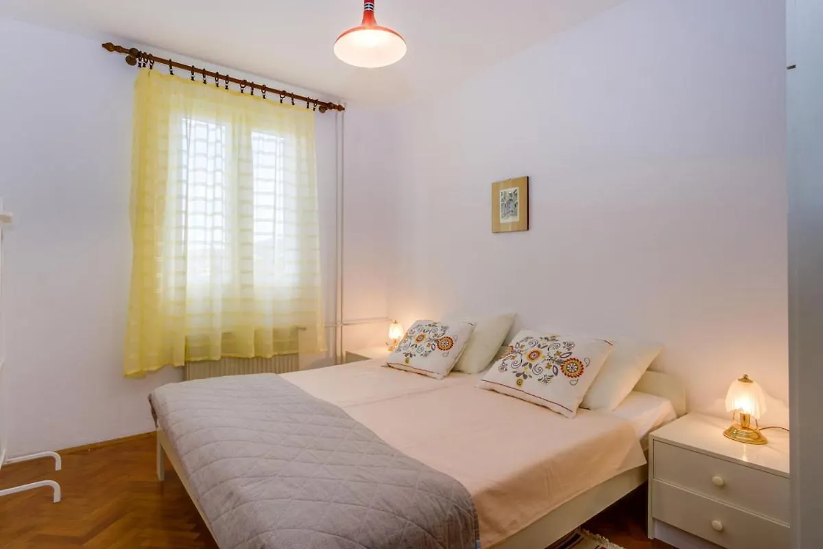 Apartment Apartmani Nadalina Veli Losinj Croatia