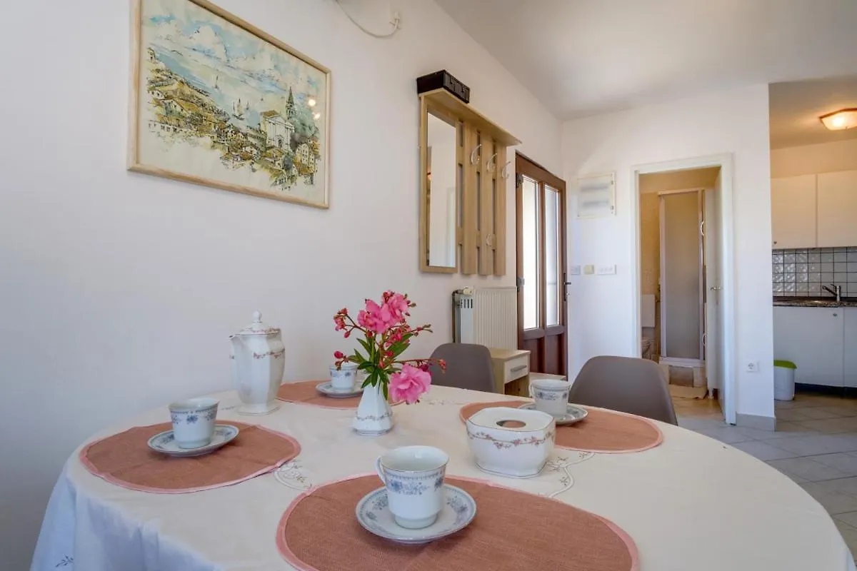 Apartment Apartmani Nadalina Veli Losinj Croatia